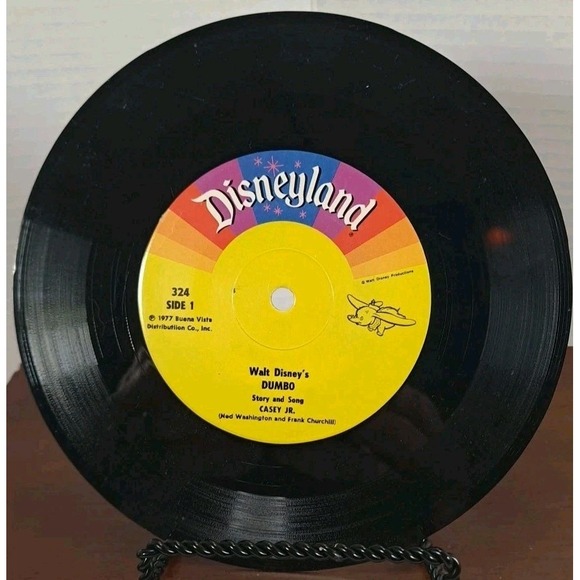 1977 Walt Disney 24 Page Read Along Book & Record 33 1/3 RPM Dumbo #324 - Picture 5 of 10